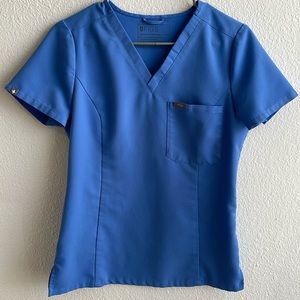 Figs Slim Catarina One Pocket Scrub Top in XS in Ceil Blue